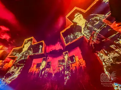 The band on the Master of Puppets crosses